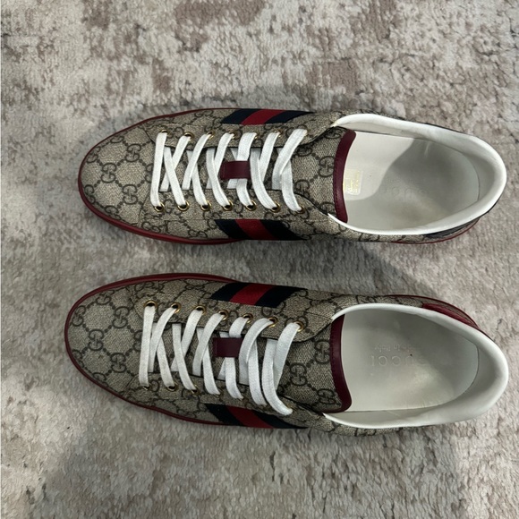Men’s Gucci Shoes - Picture 2 of 8